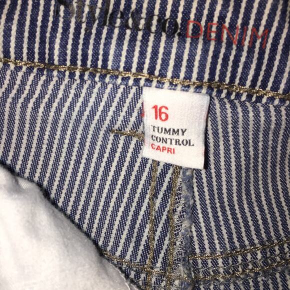 Women's Style & Co. Capris size 16 Tummy Control - Picture 7 of 7